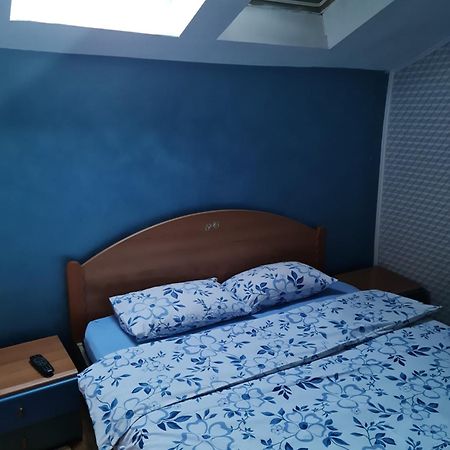 Cazare Vio Hotel Kolozsvár Szoba fotó