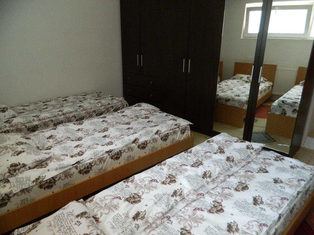 Cazare Vio Hotel Kolozsvár Szoba fotó